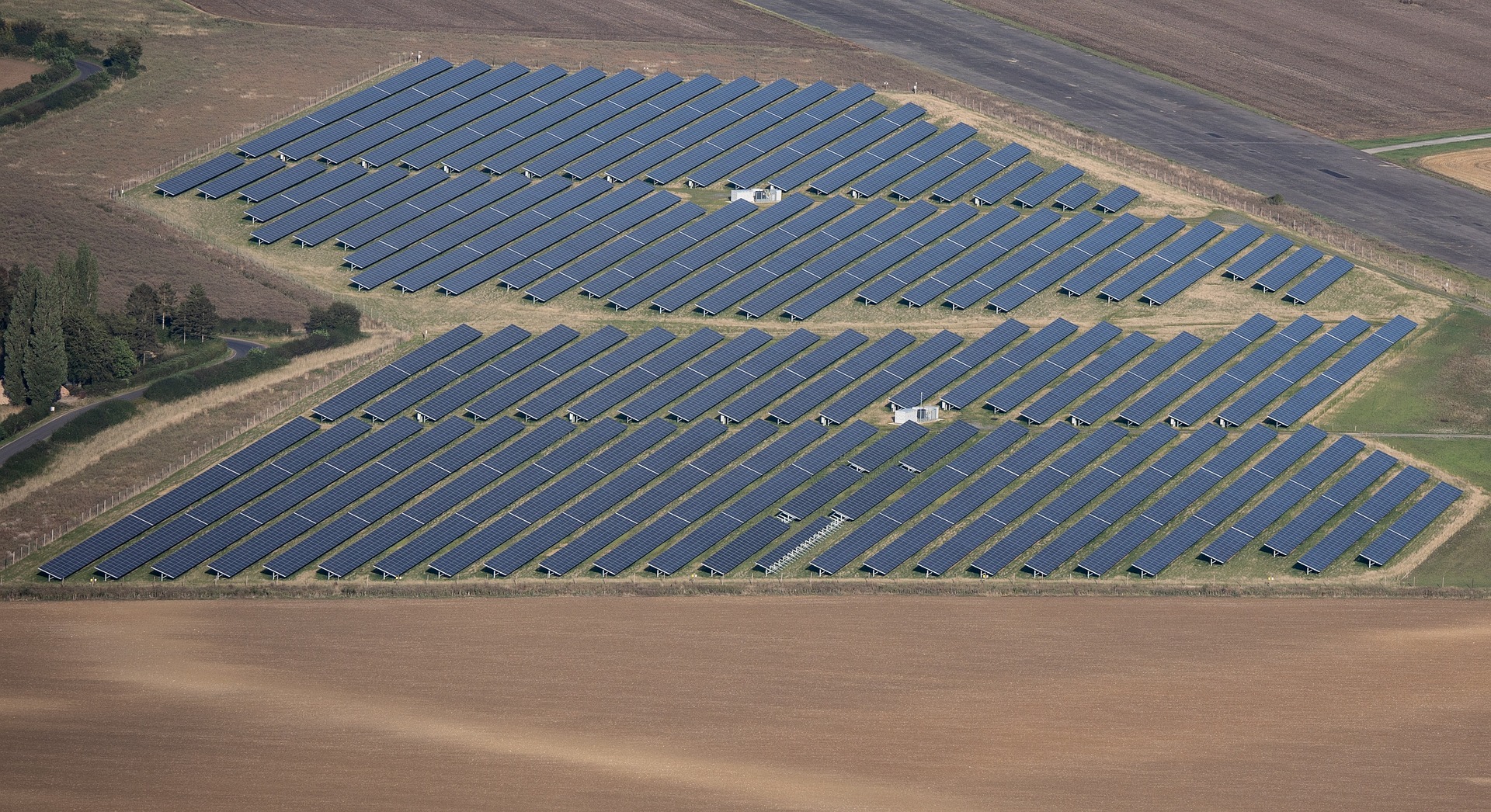solar-farm-6619505_1920